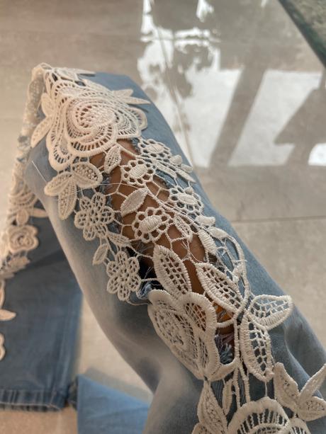 Rifle s vyšitými kvetmi, xs