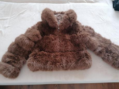 Kožušinový kabát, m / s