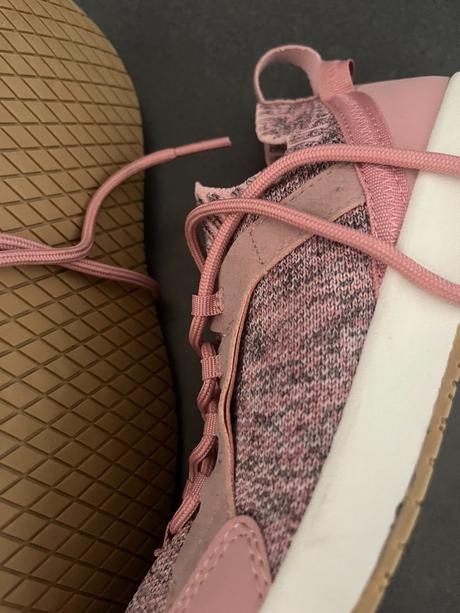 Nasúvacie tenisky, 36