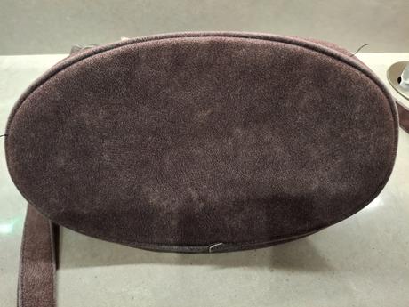 Kabelka môže byť aj crossbody, 