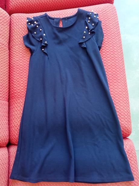 Letné kráľovsky modré elegantné šaty s perličkami, 134