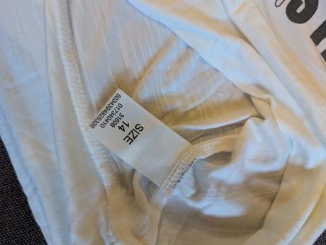 Biele tricko s napismi, l