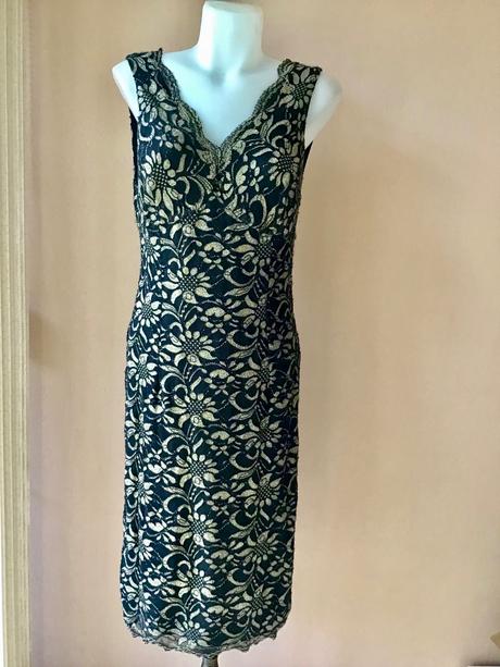 Čierno zlate šaty peacocks, 40