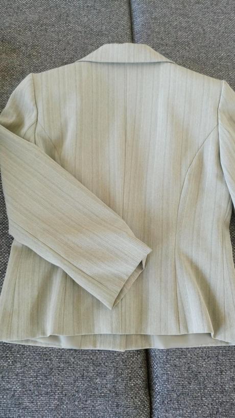 Nohavicový kostým, 36