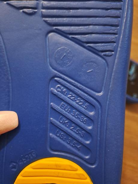 Chlapcenske slapky, 35