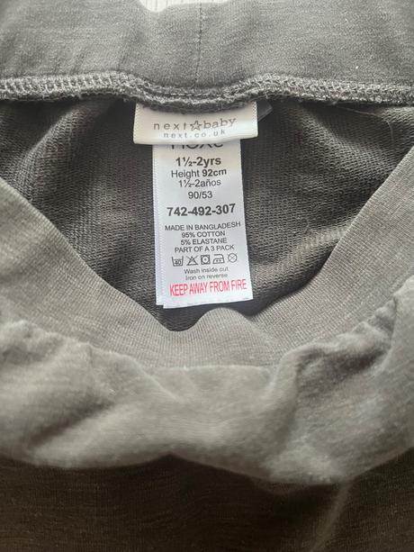 Pohodlné tepláčiky, next,92