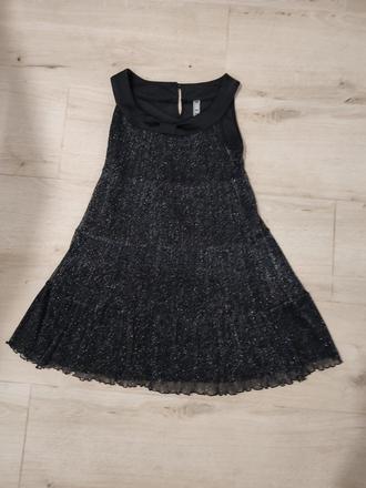 Trblietavé šaty, 146