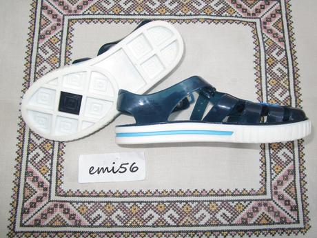 2368. gum. sandálky, f&f,28