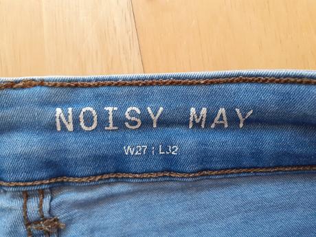 Na požiadanie pridám k nákupu nad 10eur, lindex,152