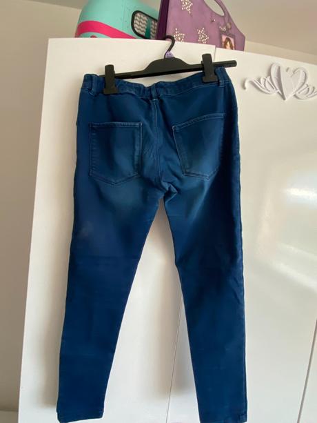Džínsy, zara,152