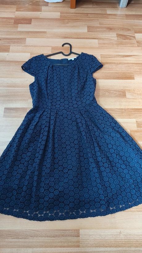 Spoločenské šaty, 38