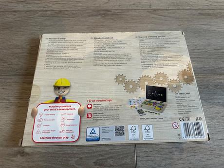 Dreveny notebook playtive, 