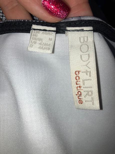 Dámske elegantné kvetované šaty, l