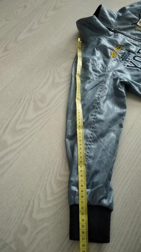 Prechodna tenká bunda, 122