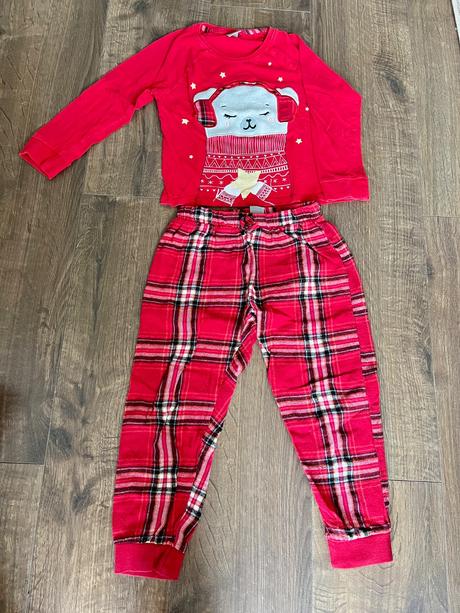 Pyžamo 110/116, 110