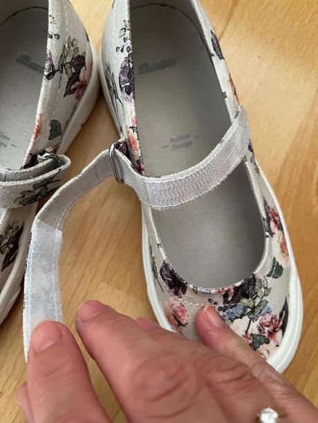 Kvietkované látkové balerínky, baťa,29