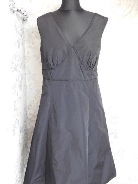 Pekne kvalitne saty, esprit,44