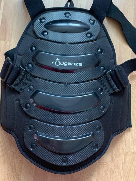 Fouganza chránič chrbtice, 