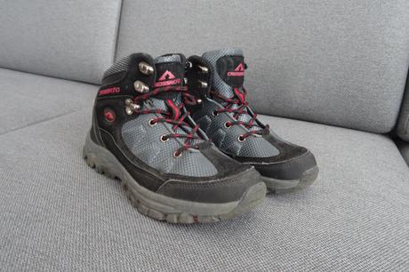 Turisticke, trekove topanky 35, 35