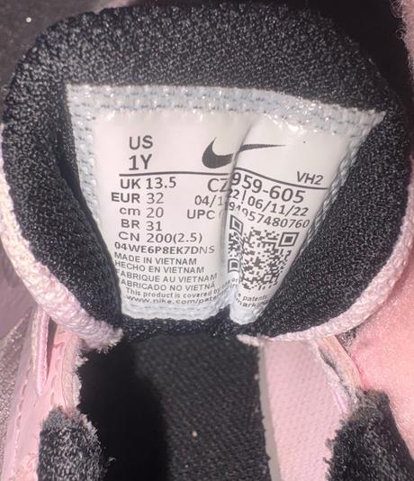 Tenisky nike v.32 + 1 skechers v.32, nike,32