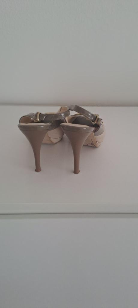 Béžové sandále., 38