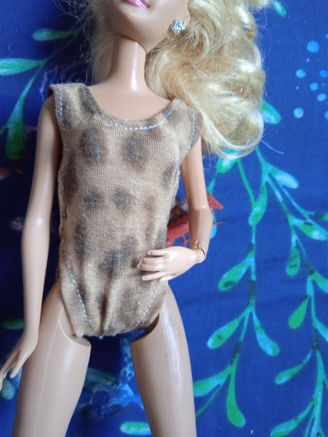 Plavky cele pre babiku barbie,