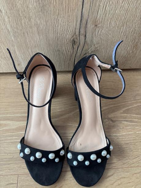 Čierne sandálky, 38