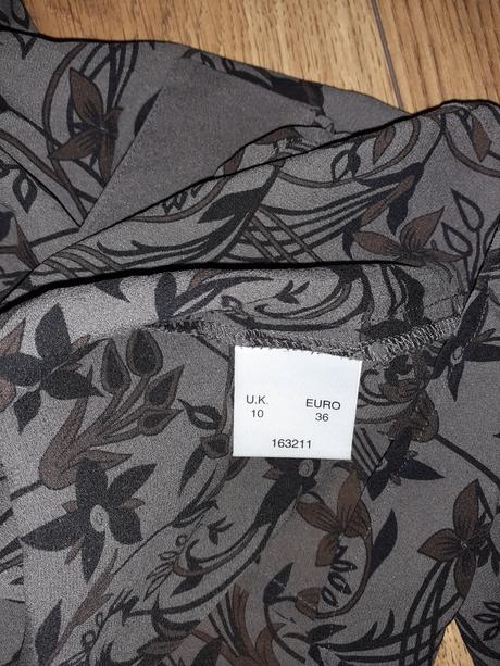 Krásna hodvábna blúzka, 36