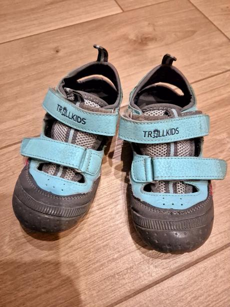 Sportove sandalky, 27