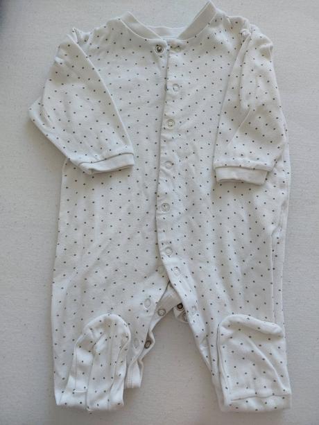 Bodkovane pyzamko, 62