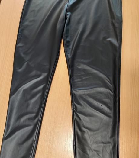 Koženkové legíny pull and bear veľ. l, pull&bear,l