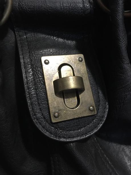 Dámska kožená kabelka, 