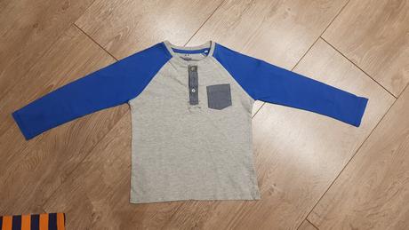 2 tričká č.110 spolu za 3 eurá, 110