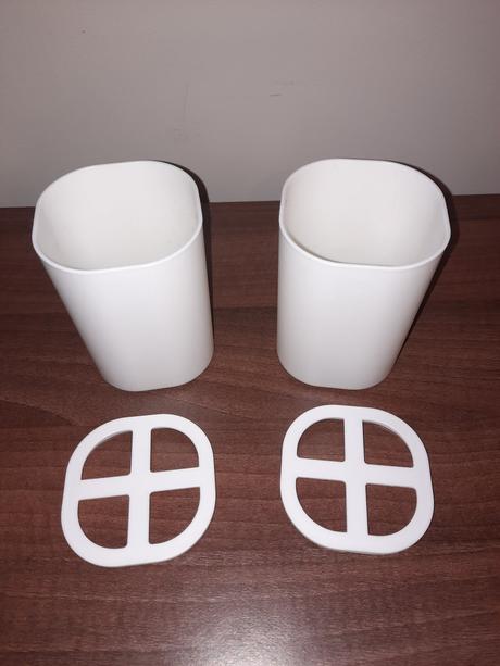 2x držiak na zubné kefky, 