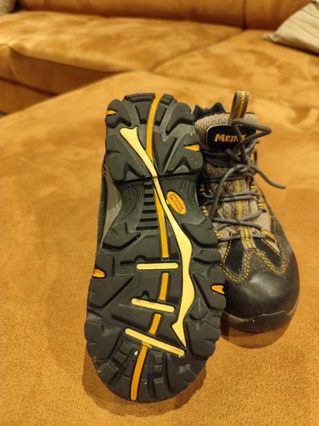 Trekove topánky, 30