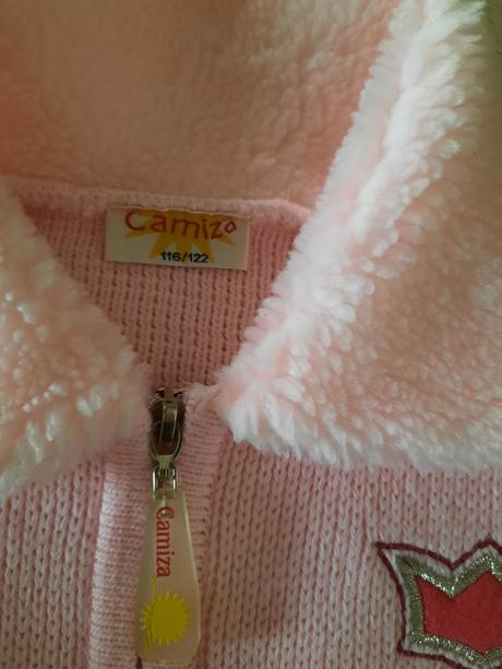 Pekný svetrík pre dievčatko v.116/122, 122