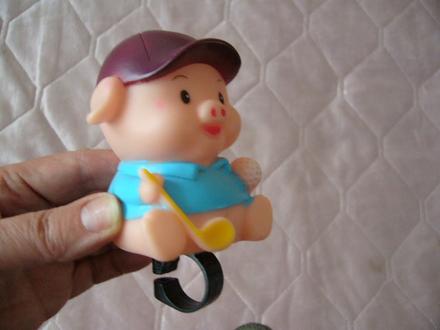 Piskacia hračka s uchytom, 