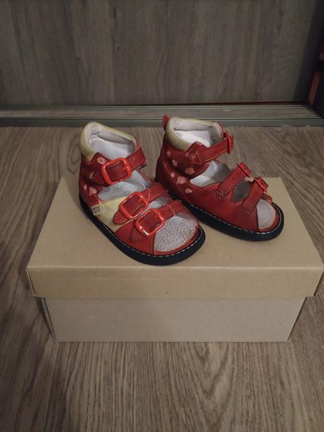 Ortopedické sandále, 18
