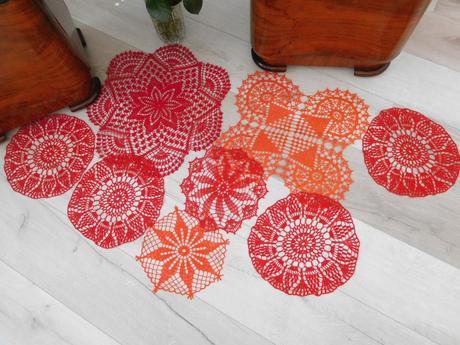 Červené háčkované, 