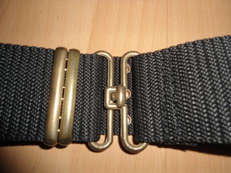 Nastavitelny cierny opasok, 