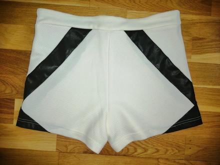 Nové zaujímavé kraťasy, amisu,40