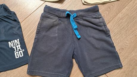 4xkraťasy veľ.110 až po 116-spolu za 5 eur, 110