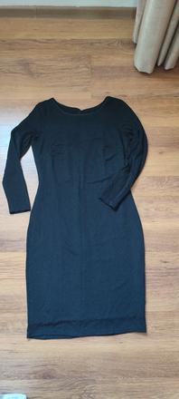 Ligotavé čierne šaty, 36