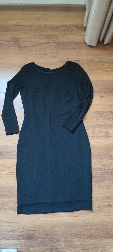 Ligotavé čierne šaty, 36