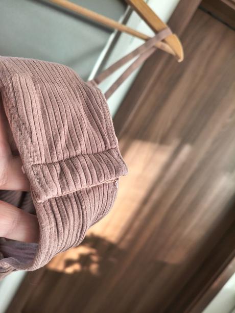 Vrúbkované elastické body m, m