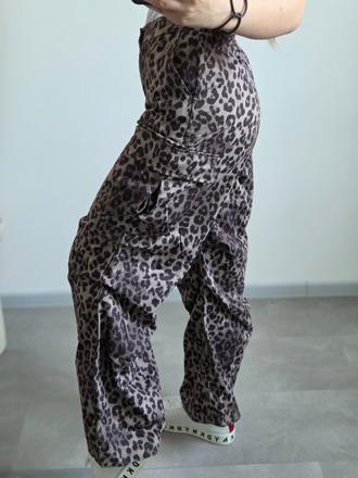 Extravagantné leo nohavice s/m, s