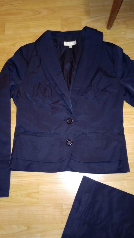 Nohavicovy kostym, reserved,38