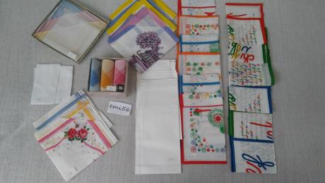 3354. rôzne vreckovky,