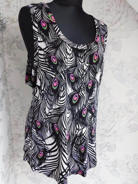 Pekny kvalitny upeltovy top, h&m,42