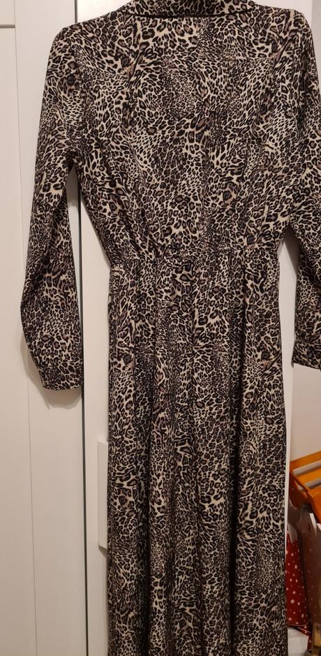 Leopardie šaty, 